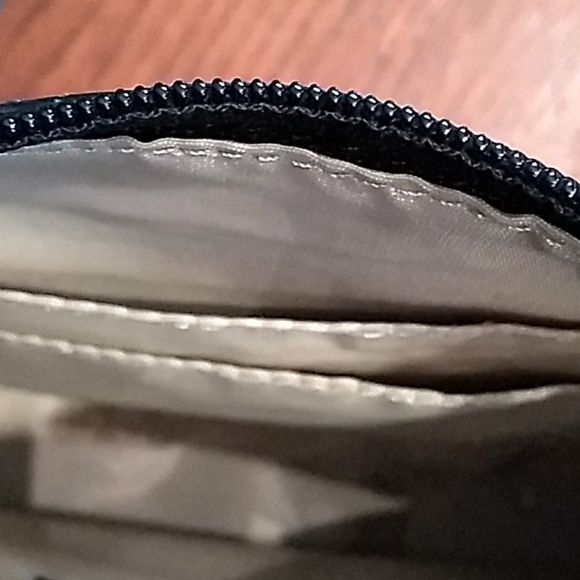 Nine West Black Alligator Design Hand Bag. - Picture 9 of 11